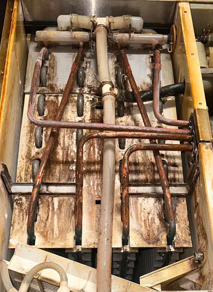 Ice machine before cleaning